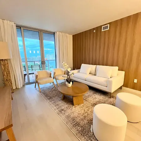 Luxury Ocean Views Apt In Hallandale Beach